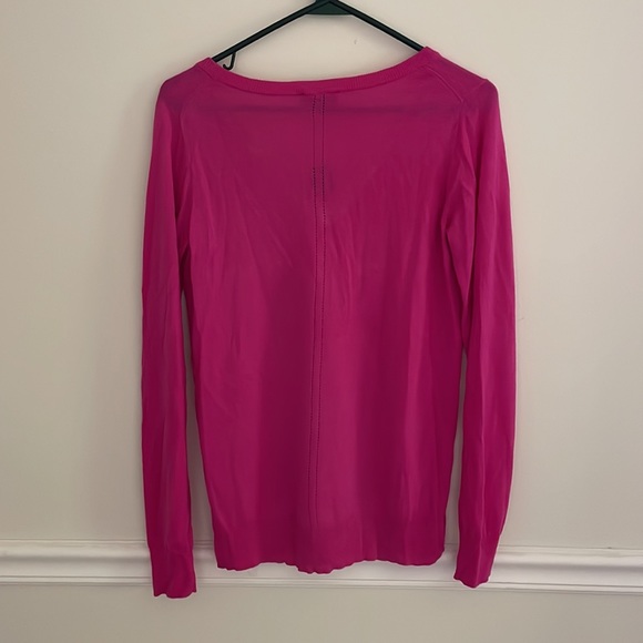 NWT Women’s Limited Magenta Light Weight Sweater - Picture 3 of 5